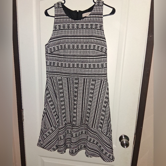 LOFT Dress - Picture 2 of 7